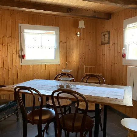 Le Des Iles Bed & Breakfast Sion